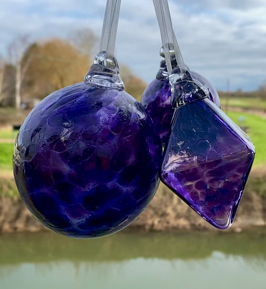 Classic Baubles, 8 colourways