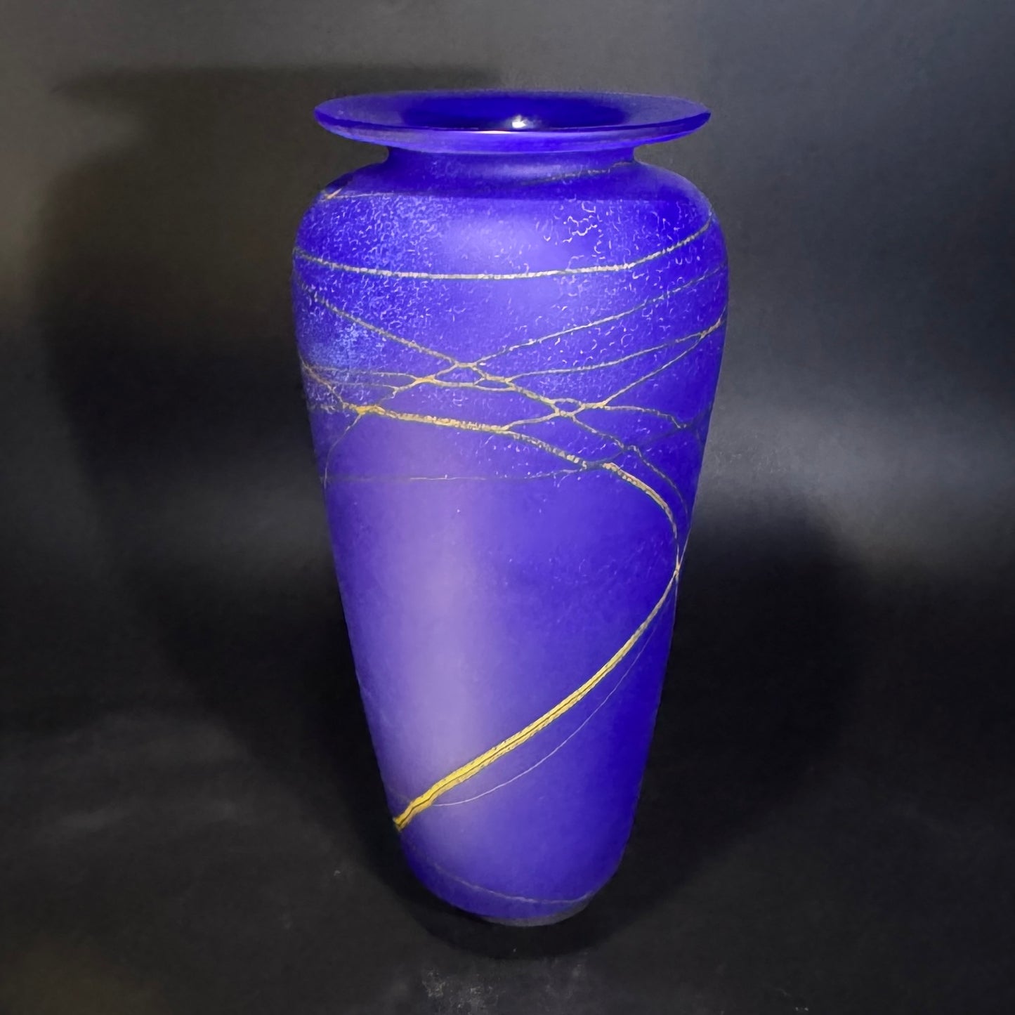 Random Trail Medium Blue Classic Vase