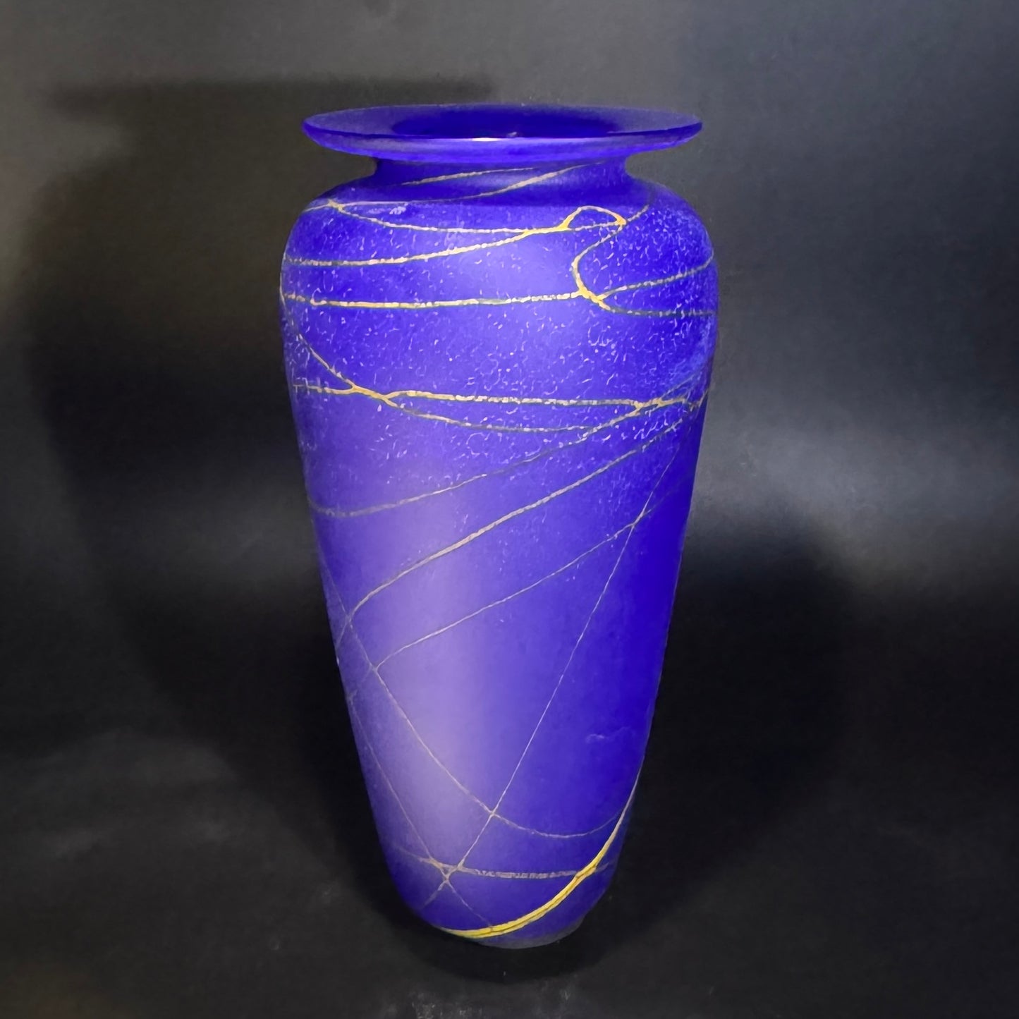 Random Trail Medium Blue Classic Vase