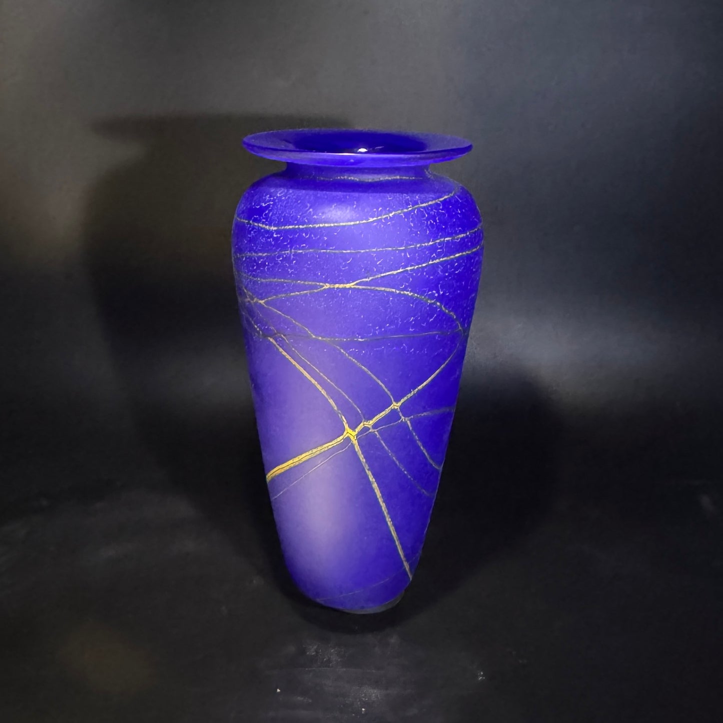 Random Trail Medium Blue Classic Vase