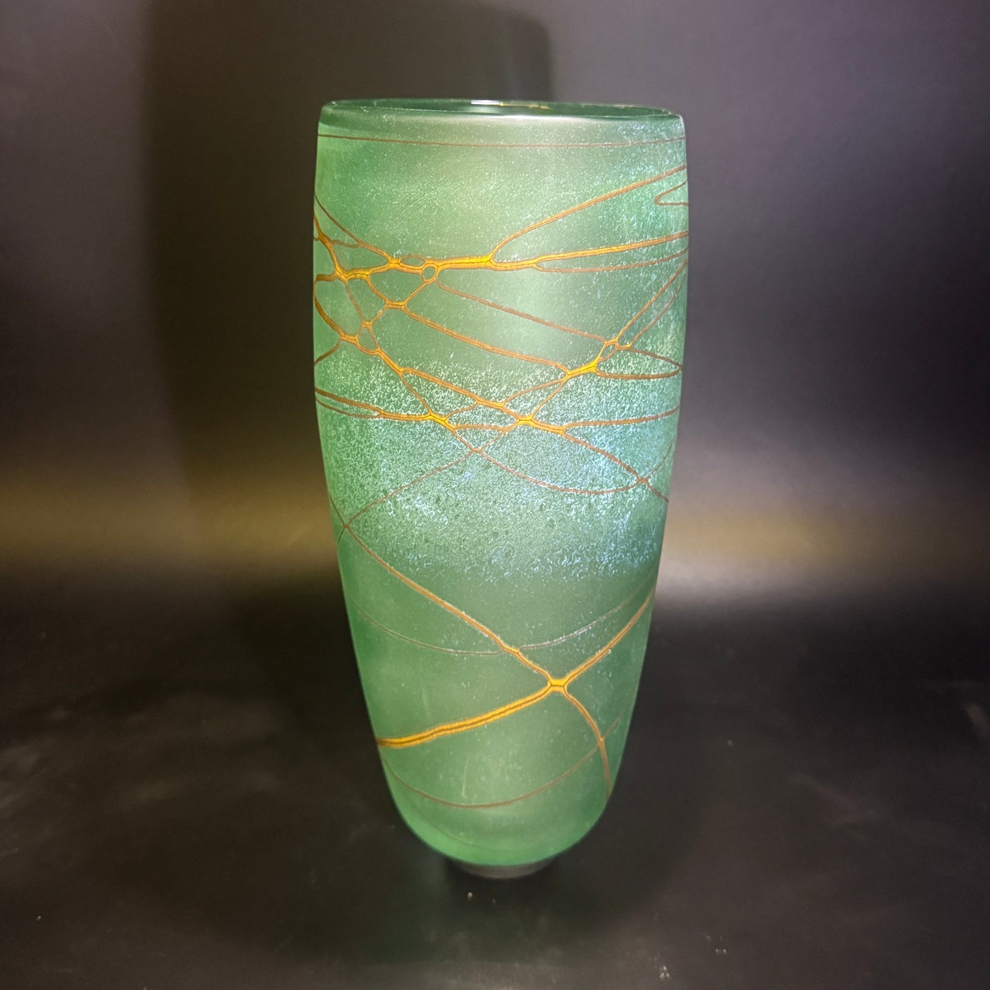 Random Trail Vase 17485