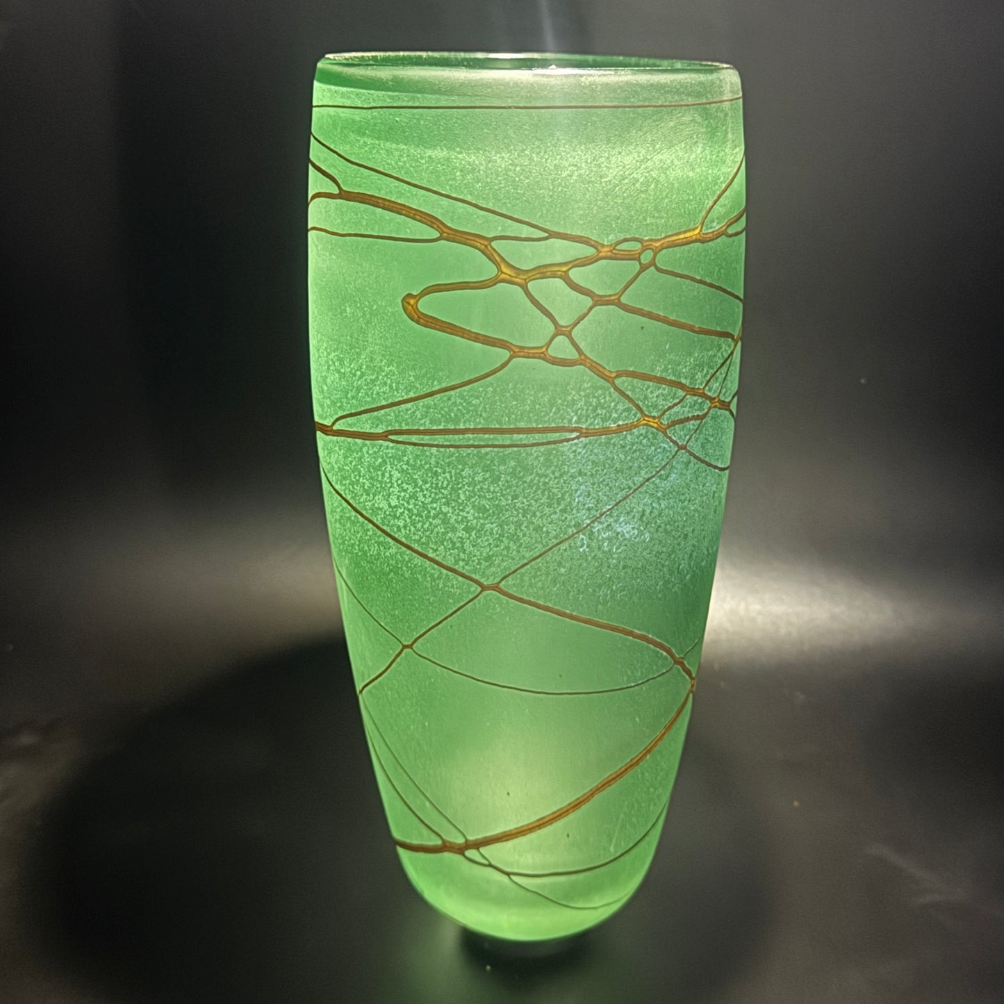 Random Trail Vase 17485