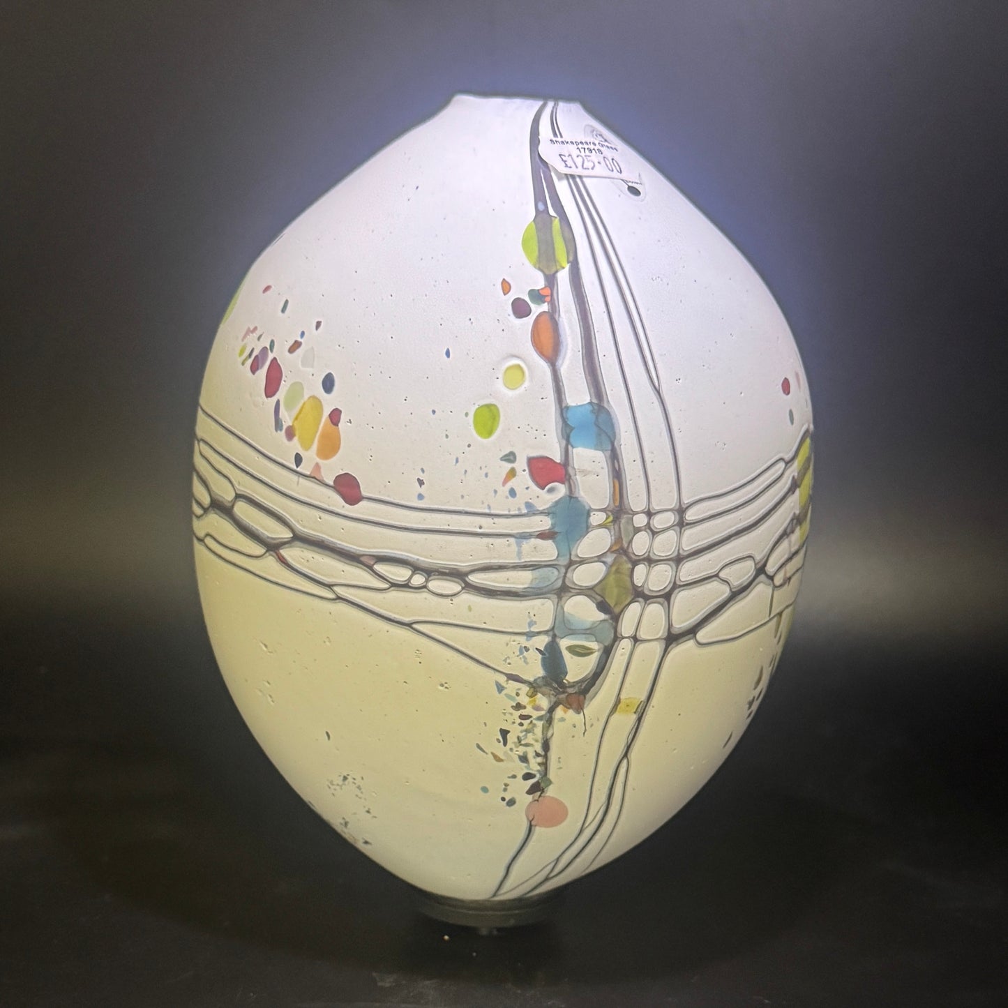 Pebble Medium Closed Vase 17918